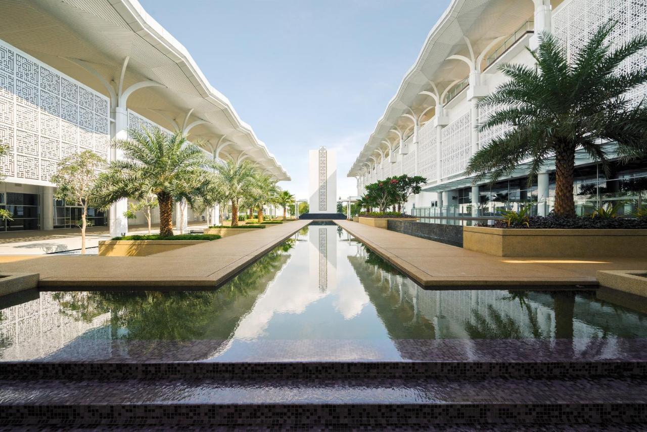 Movenpick & Convention Centre Klia 5*
