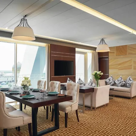 Movenpick Hotel & Convention Centre Klia Sepang Exterior photo A suite at the hotel