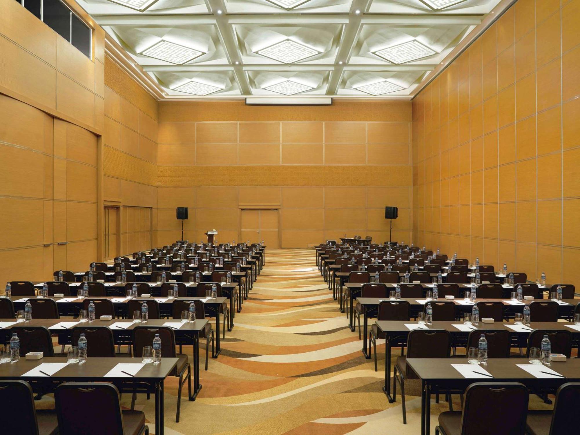 Movenpick & Convention Centre Klia 5*